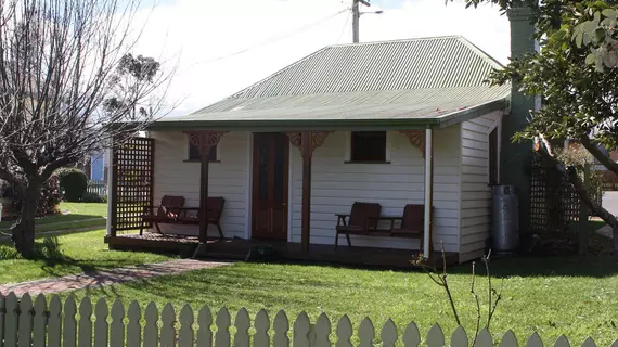 Westbury Gingerbread Cottages | Tazmanya - Westbury