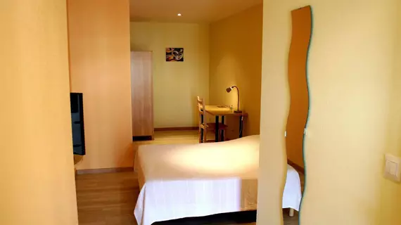 Hotel Caribou | Auvergne-Rhone-Alpes - Rhone (bölge) - Lyon (ve çevresi) - Chassagny