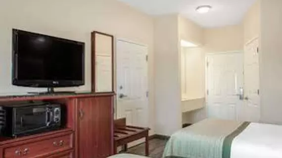 Baymont Inn and Suites Lafayette Airport | Louisiana - Lafayette (ve civarı) - Lafayette