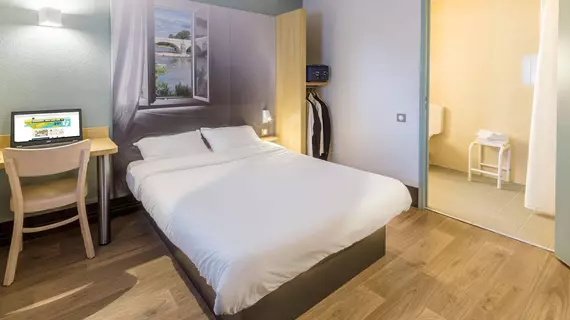 B&B Hôtel Moulins | Auvergne-Rhone-Alpes - Allier - Toulon-sur-Allier