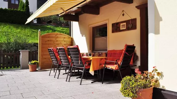 Gästehaus Hackl | Tirol - Imst (ve civarı) - Sautens