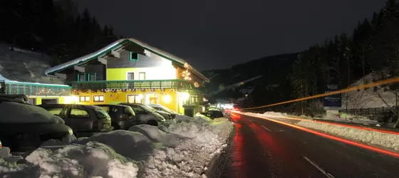 Gasthof Lederer Bike & Snow | Salzburg (eyalet) - Sankt Johann im Pongau - Muehlbach Am Hochkoenig