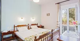 Pefkos Studios | Tesalya - Skopelos