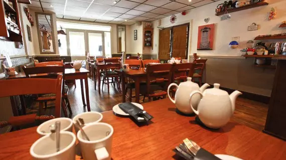 Clifton Court Hotel | Lancashire (kontluk) - Blackpool - Güney Sahili