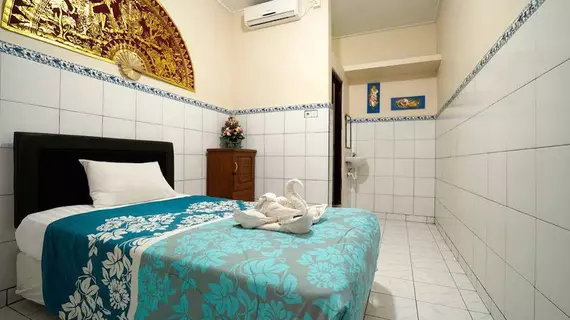 Gong Corner Guesthouse 2 | Bali - Kuta - Legian Kent Merkezi