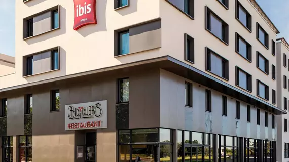 ibis Saint Quentin En Yvelines Velodrome | Ile-de-France - Yvelines (bölge) - Montigny-le-Bretonneux