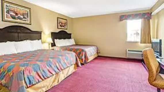 Days Inn and Suites Jeffersonville IN | Indiana - Jeffersonville - Clarksville (ve civarı) - Jeffersonville