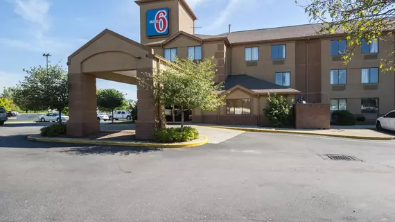 Motel 6 Indianapolis Airport | Indiana - Indianapolis (ve civarı) - Indianapolis