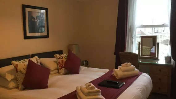 Bythesea Guest House | İskoçya - Ayrshire - Ayr