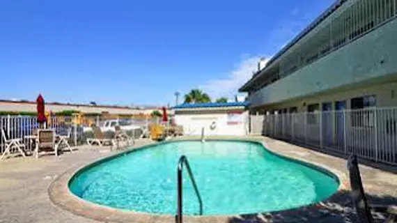 Motel 6 Palm Springs North | Kaliforniya - Imperial County - Palm Springs (ve civarı) - Palm Springs