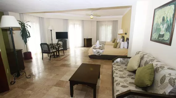 Hotel Los Itzaes | Quintana Roo - Solidaridad - Playa del Carmen - Centro