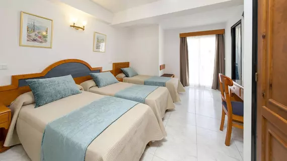 Hostal Marí | Balearic Adaları - İbiza Adası - Sant Antoni de Portmany - West End