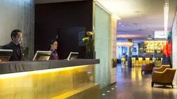 Radisson Blu Media Harbour Hotel, Düsseldorf | Kuzey Ren-Westfalia - Düsseldorf (ve civarı) - Düsseldorf - Unterbilk