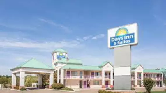 Days Inn And Suites Bentonvill | Arkansas - Bentonville - Fayetteville (ve civarı) - Bentonville