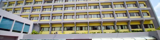 Dolphin Hotel | Andra Pradeş - Visakhapatnam (ve civarı) - Visakhapatnam - Dabagardens