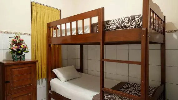 Gong Corner Guesthouse 2 | Bali - Kuta - Legian Kent Merkezi