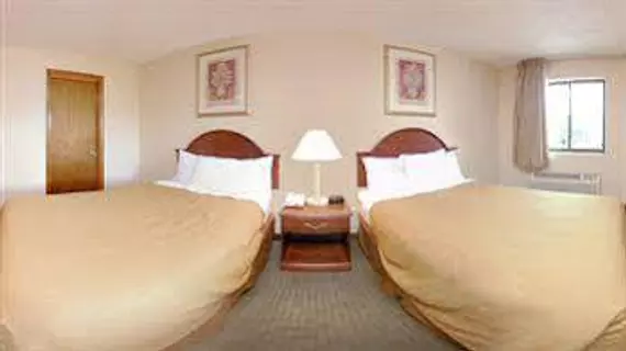 Rodeway Inn and Suites | Connecticut - Torrington (ve civarı) - Torrington