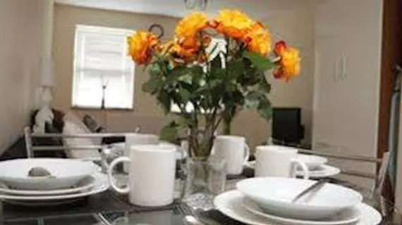 The Quarters Serviced Apartments | Londra (ve civarı) - Hounslow - Cranford