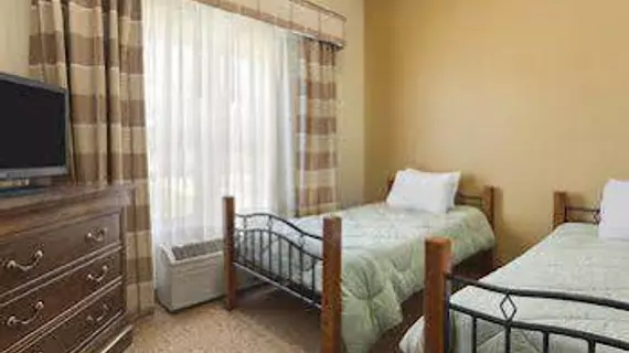 Country Inn & Suites Salina | Kansas - Salina (ve civarı) - Salina