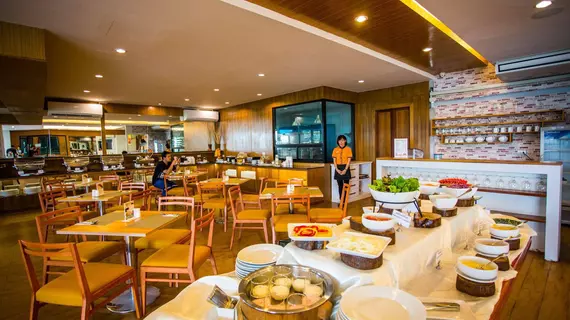 Crystal Jade Hotel and Service Apartment | Rayong İli - Rayong