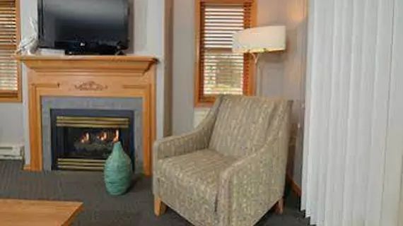 Westwood Shores Waterfront Resort | Wisconsin - Door County - Sturgeon Bay