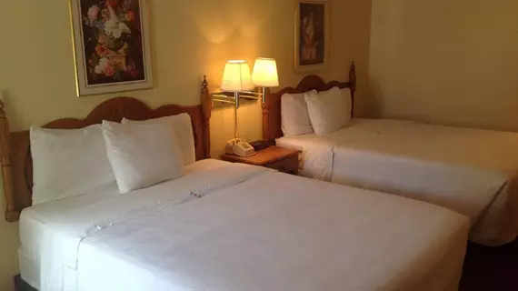 Honeysuckle Inn & Conference Center | Missouri - Branson (ve civarı) - Branson - Branson Theater District