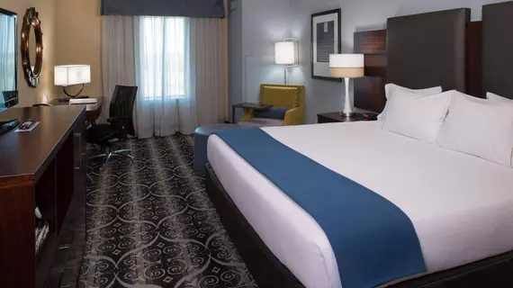 Holiday Inn Express & Suites Kansas City Airport | Missouri - Kansas City (ve civarı) - Kansas