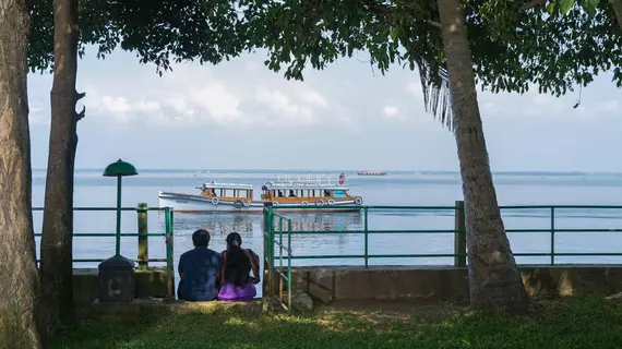 ILLIKKALAM LAKESIDE COTTAGES | Kerala - Kottayam Bölgesi - Kumarakom