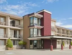 Travelodge Nanaimo | Britanya Kolombiyası - Nanaimo (ve civarı) - Nanaimo