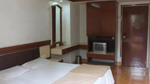 Hotel Rajmahal | Maharaştra - Pune Bölgesi - Pune