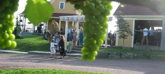 Magnetic Hill Winery and B&B | New Brunswick - Moncton (ve civarı) - Moncton