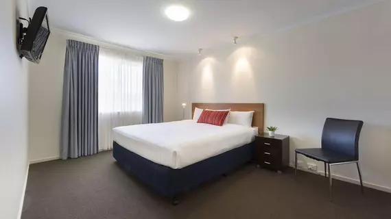 Premier Hotel & Apartments | Avustralya Başkent Bölgesi - Tuggeranong - Kanberra (ve civarı) - Belconnen