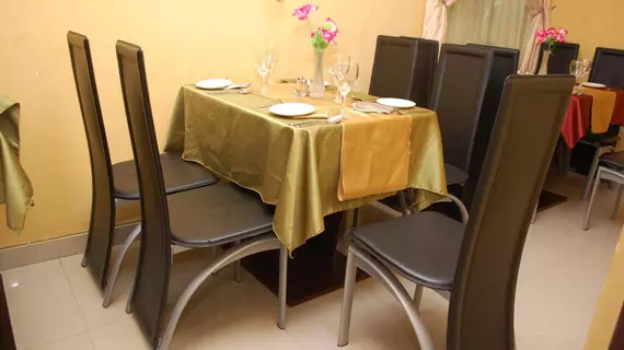 De Lawrence Court & Suites | Lagos (ve civarı) - Lagos - Onigbongbo - Ikeja