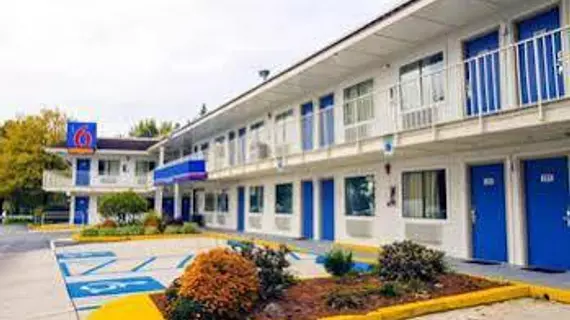 Motel 6 Camp Springs | Maryland - College Park (ve civarı) - Camp Springs