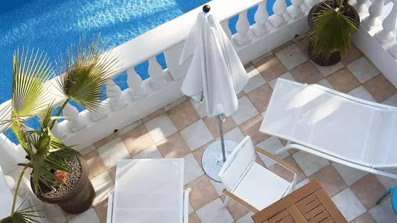 Hôtel Juan Beach | Provence - Alpes - Cote d'Azur - Var - Cannes (ve civarı) - Antibes - Antibes Burnu