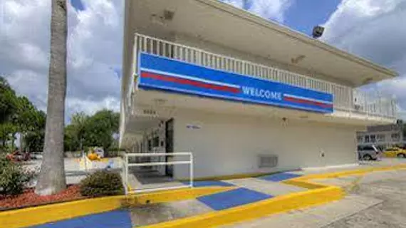 Motel 6 Orlando - Winter Park | Florida - Orlando (ve civarı) - Orlando