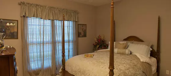 Southern Grace Bed & Breakfast | Kentucky - Louisville (ve civarı) - Brandenburg