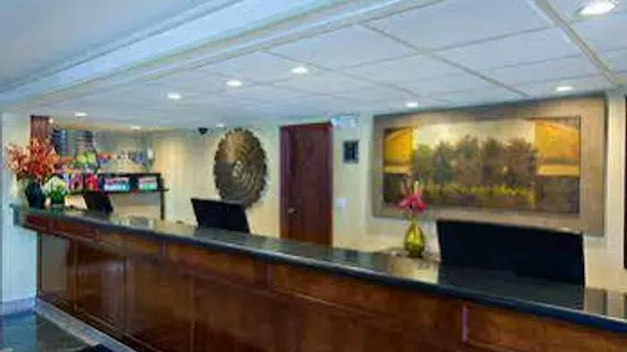 Oxford Inn & Suites Lancaster | Kaliforniya - Los Angeles County - Lancaster (ve civarı)