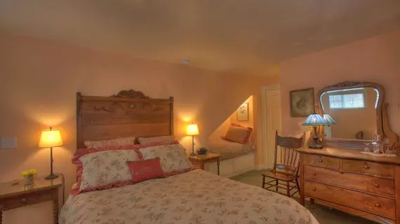 McCall House Bed and Breakfast | Oregon - Medford (ve civarı) - Ashland