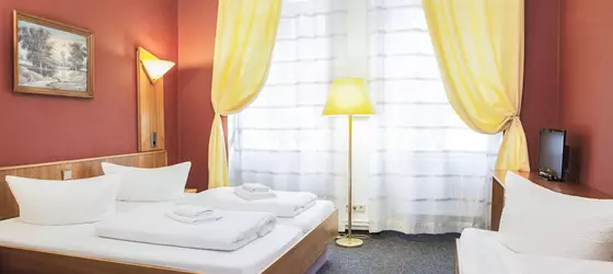 Hotel-Pension Insor | Berlin (ve civarı) - Friedrichshain-Kreuzberg - Friedrichshain