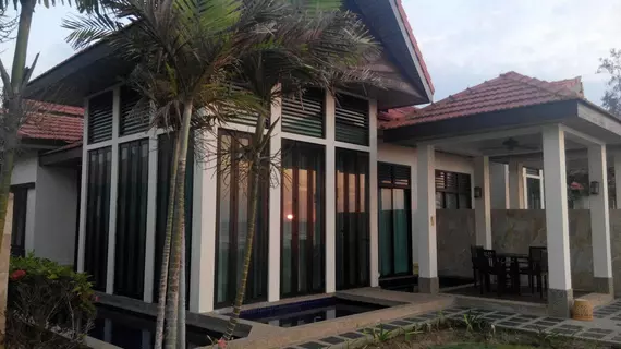 Sabah Beach Villas and Suites | Sabah - Kota Kinabalu (ve civarı) - Kota Kinabalu