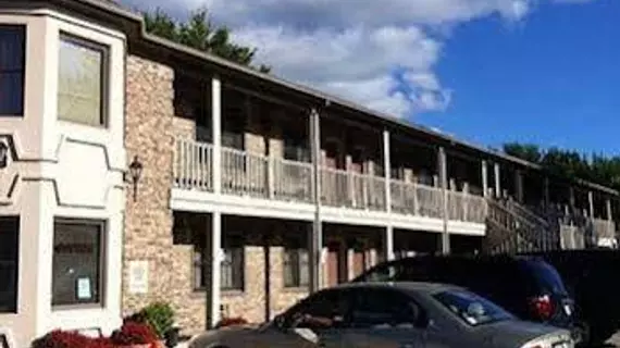 East Street Inn & Suites | Indiana - Kokomo (ve civarı) - Tipton