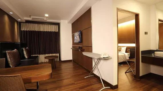 Clover Suites Royal Lake Yangon | Yangon - Bahan