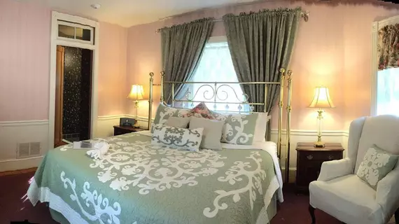 Parsonage Inn Bed and Breakfast | Maryland - St. Michaels