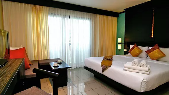 Rattana Beach Hotel | Phuket (ve civarı) - Thalang