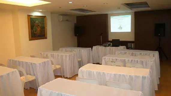 Alejandra Hotel | Rizal - Manila (ve civarı) - Makati