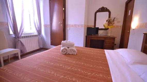 Hotel Capri | Lazio - Roma (ve civarı) - Roma Kent Merkezi - Rione XVIII Castro Pretorio