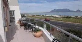 Blouberg Beachfront Accommodation | Western Cape (il) - West Coast DC - Drakenstein - Cape Town (ve civarı) - Cape Town - Bloubergstrand