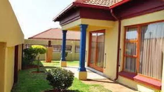 Lizvilla Guesthouse | Gauteng - City of Tshwane - Johannesburg (ve civarı) - Akasia