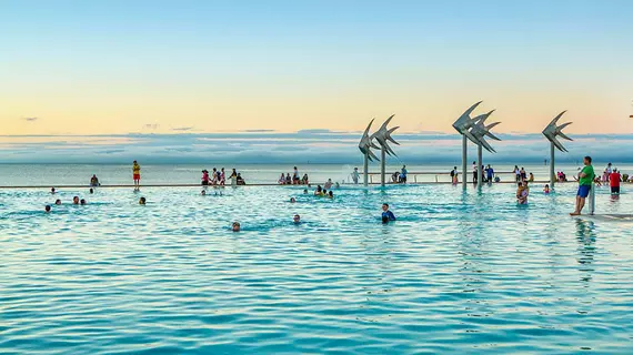 Cairns Aquarius | Queensland - Cairns - Cairns (ve civarı) - Cairns - Cairns Merkezi İş Bölgesi